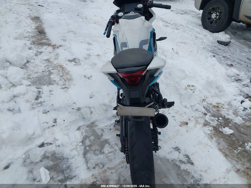 VIN: LCEPDPL31N6001373 2022 CF MOTO 300SS