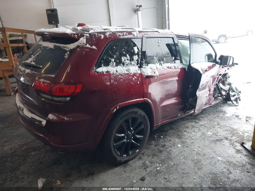 VIN 1C4RJFAG4JC226951 2018 JEEP GRAND CHEROKEE ALTITUDE 4X4