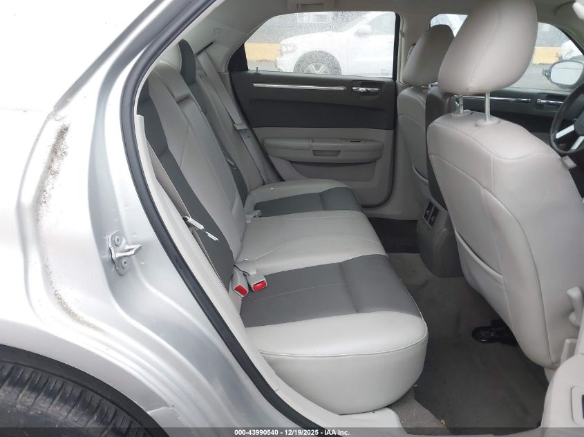 2008 Chrysler 300 Touring VIN: 2C3LA53GX8H260496 Lot: 43990540