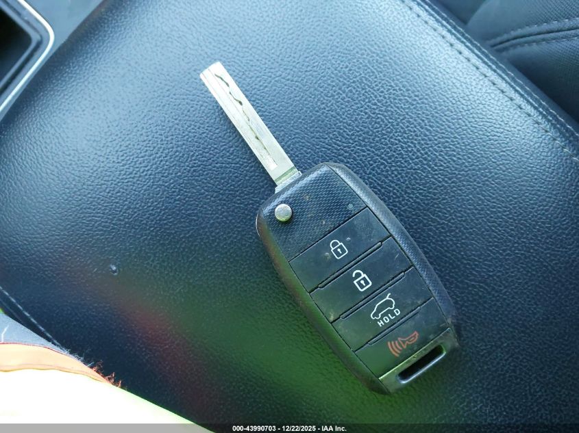 2020 Kia Sorento 2.4L L VIN: 5XYPG4A37LG664739 Lot: 43990703