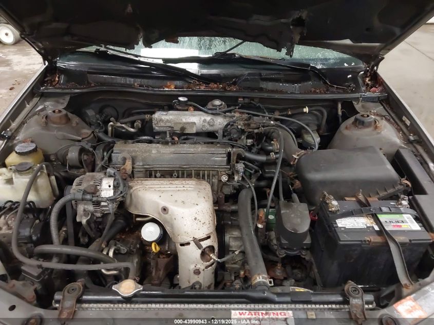 1998 Toyota Camry Le VIN: 4T1BG22K1WU372653 Lot: 43990943