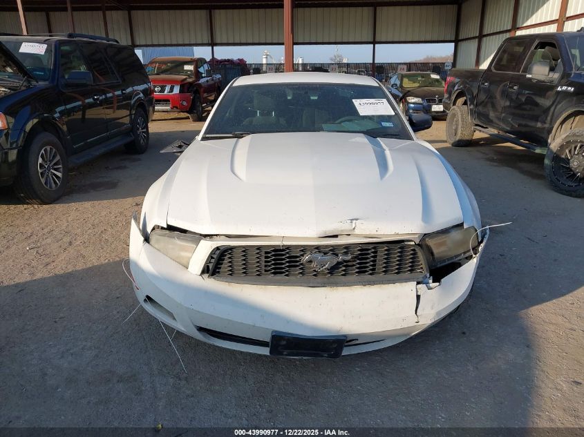 2011 Ford Mustang V6 VIN: 1ZVBP8AM8B5125142 Lot: 43990977
