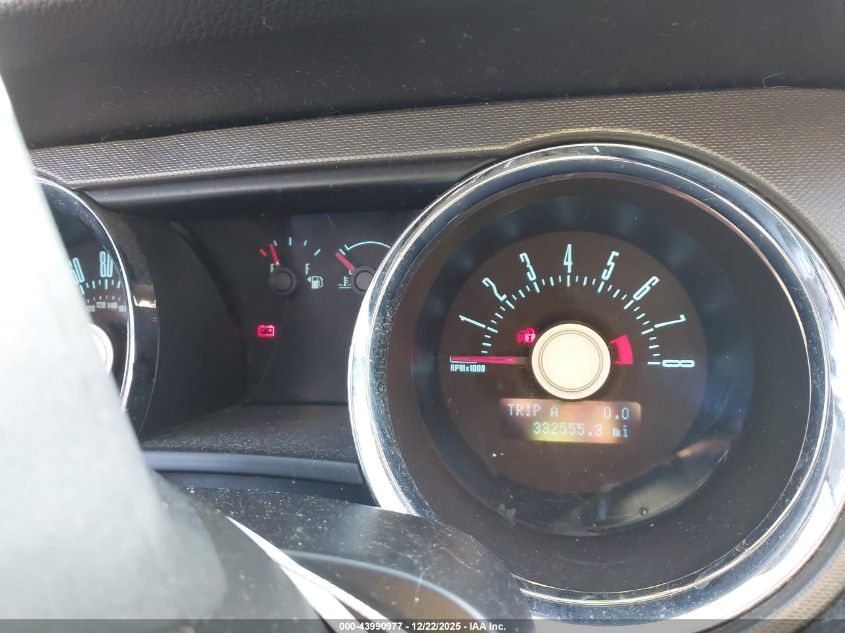 2011 Ford Mustang V6 VIN: 1ZVBP8AM8B5125142 Lot: 43990977