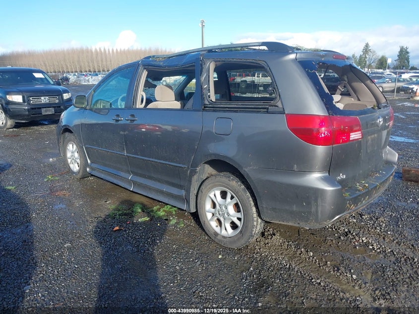 2005 Toyota Sienna Xle