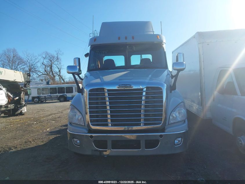 2018 Freightliner Cascadia 125 VIN: 3AKJGEDR7JDJU1297 Lot: 43991023