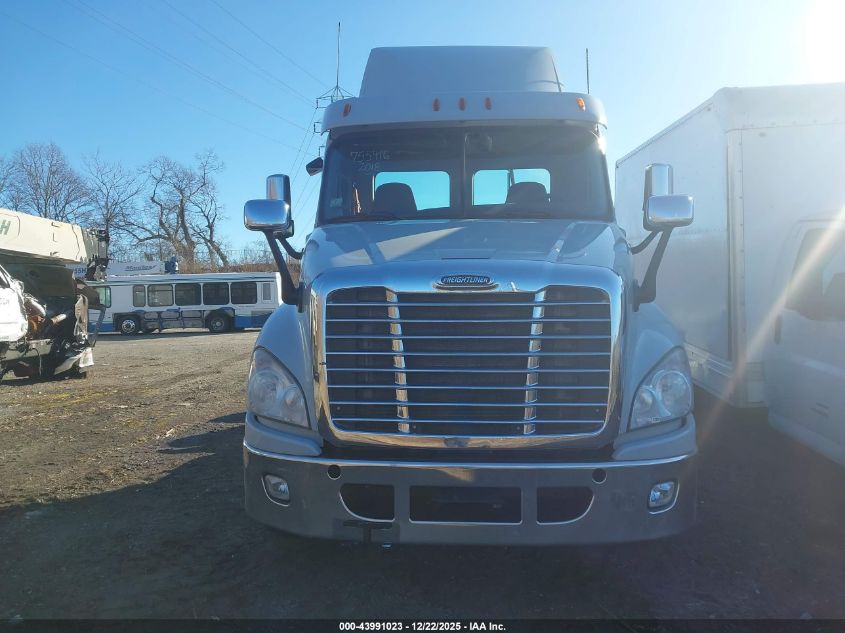 2018 Freightliner Cascadia 125 VIN: 3AKJGEDR7JDJU1297 Lot: 43991023