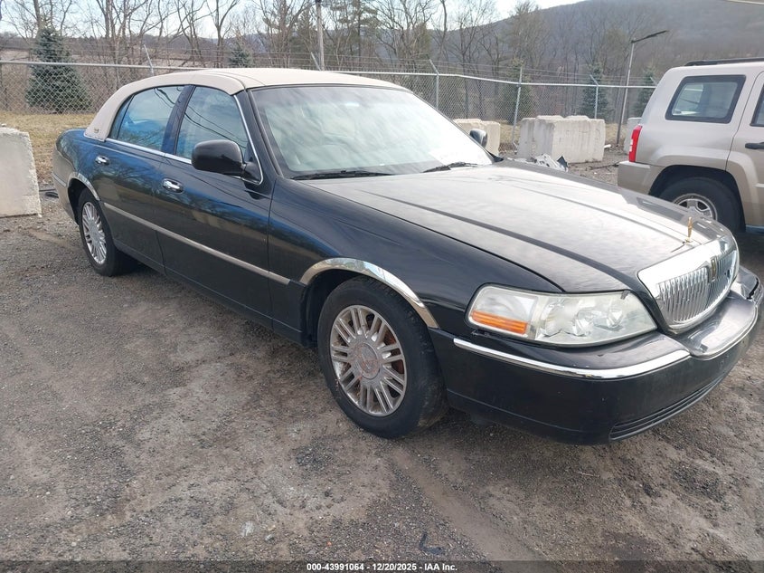 2LNHM82VX8X641096 2008 Lincoln Town Car Signature Limited auction photo 1