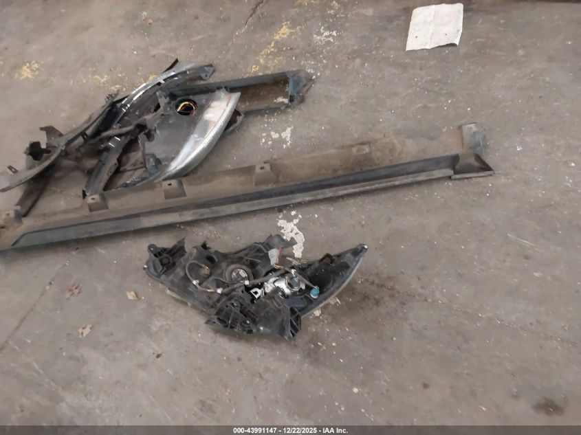 2012 Ford Focus Sel VIN: 1FAHP3H22CL176188 Lot: 43991147