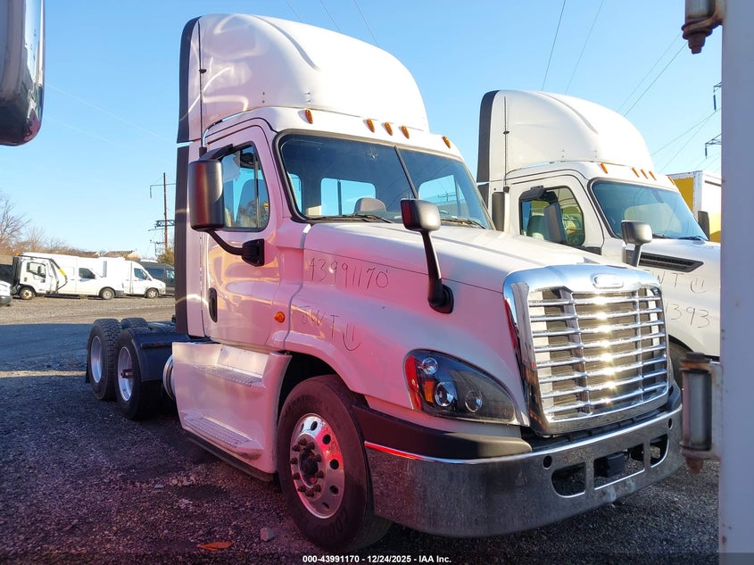 2019 Freightliner Cascadia 125