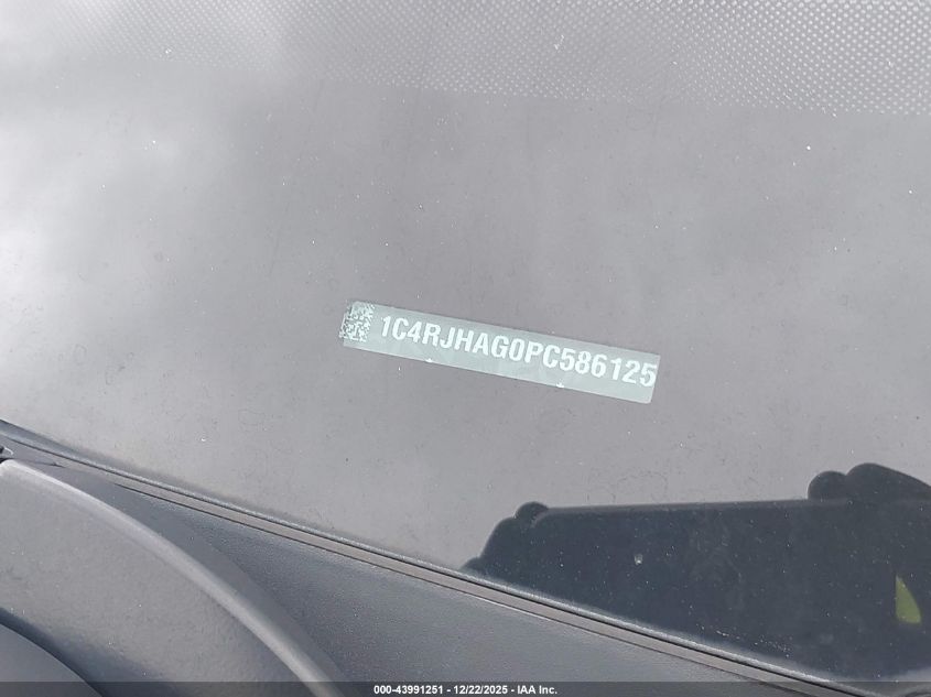 2023 Jeep Grand Cherokee Altitude 4X4 VIN: 1C4RJHAG0PC586125 Lot: 43991251