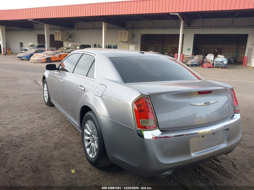 2C3CCAAG8DH731982 2013 CHRYSLER 300 photo no. 3