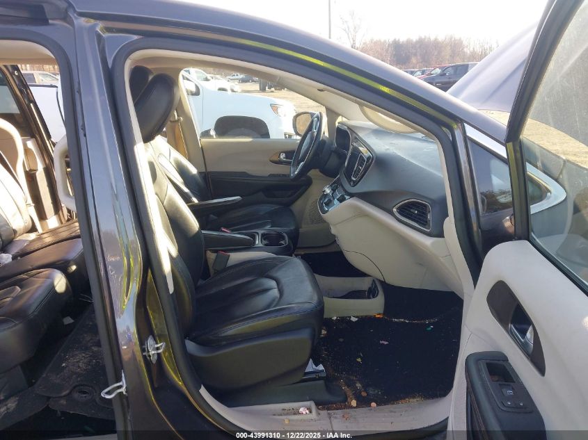 2017 Chrysler Pacifica Touring-L VIN: 2C4RC1BG5HR501322 Lot: 43991310