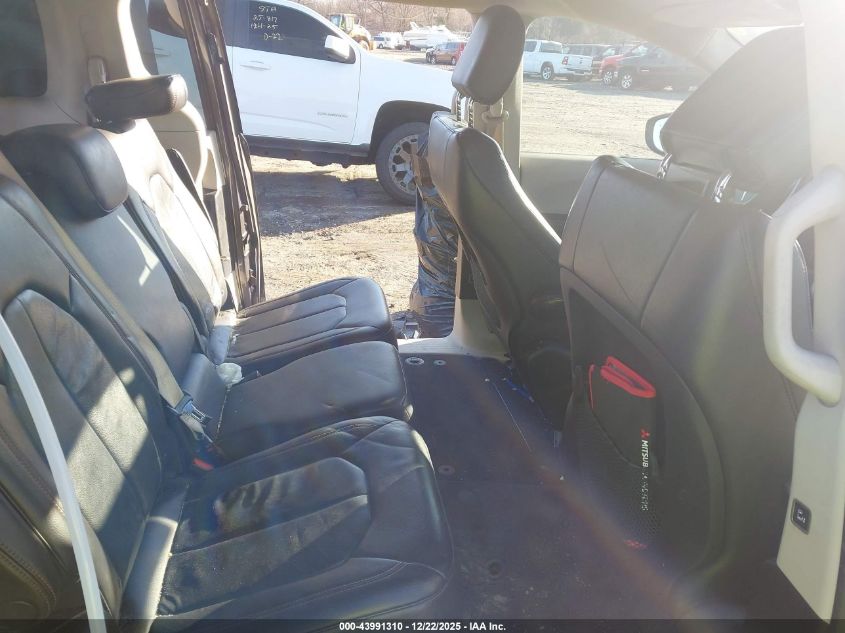 2017 Chrysler Pacifica Touring-L VIN: 2C4RC1BG5HR501322 Lot: 43991310