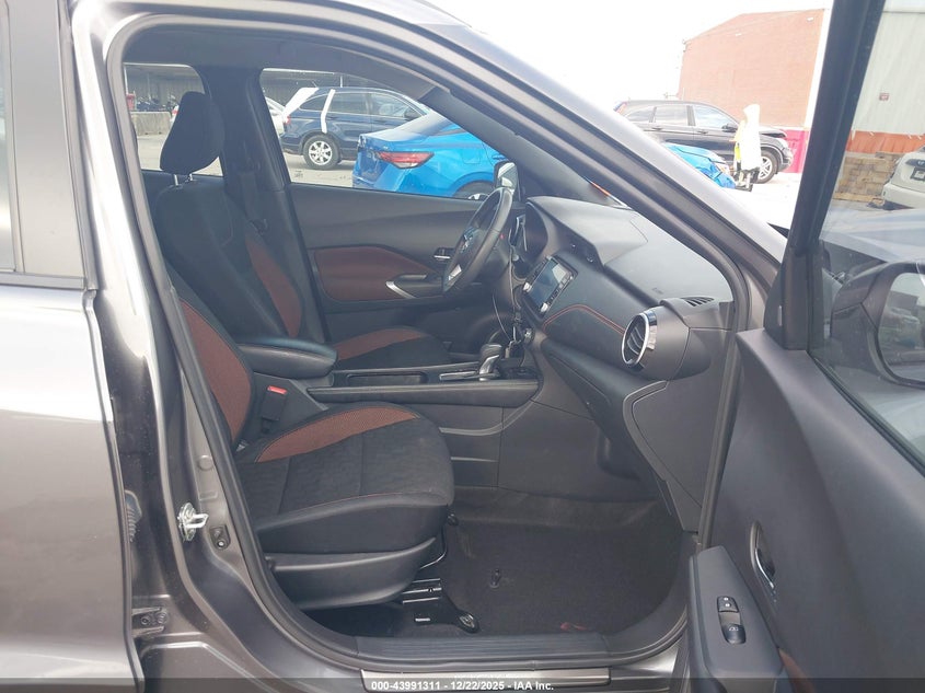 2023 Nissan Kicks Sr Xtronic Cvt