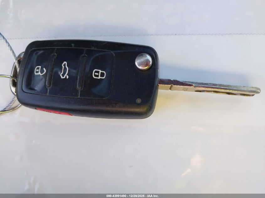 2013 Volkswagen Passat 2.5L Wolfsburg Edition VIN: 1VWAP7A33DC142135 Lot: 43991490