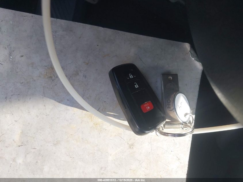 2017 Toyota Prius Three VIN: JTDKARFUXH3047194 Lot: 43991513