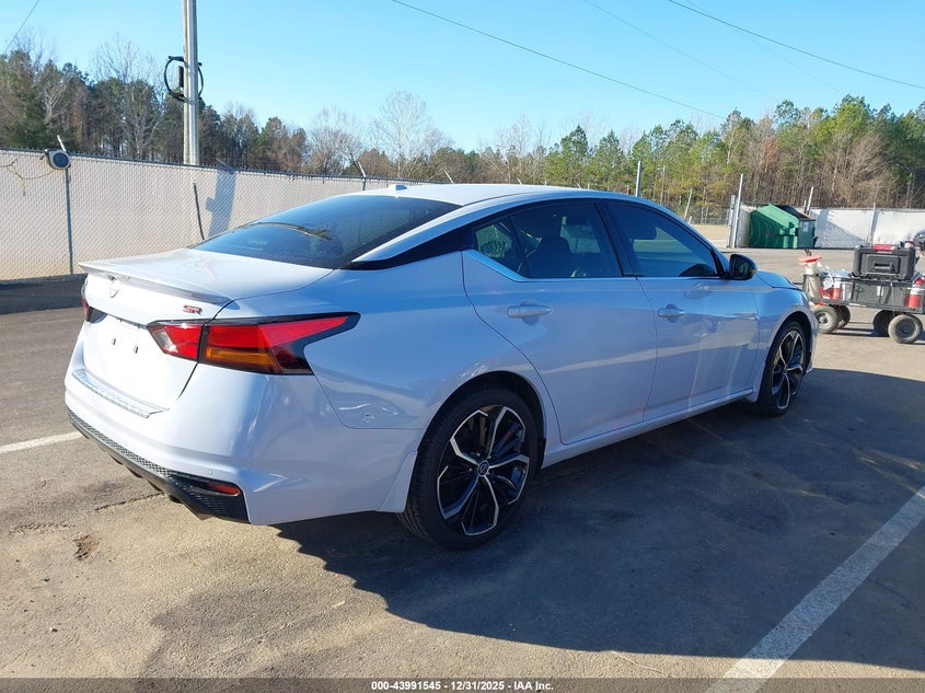 2023 Nissan Altima Sr Fwd