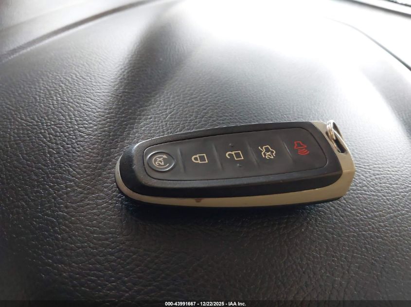 2014 Ford Focus Titanium VIN: 1FADP3N23EL317257 Lot: 43991667