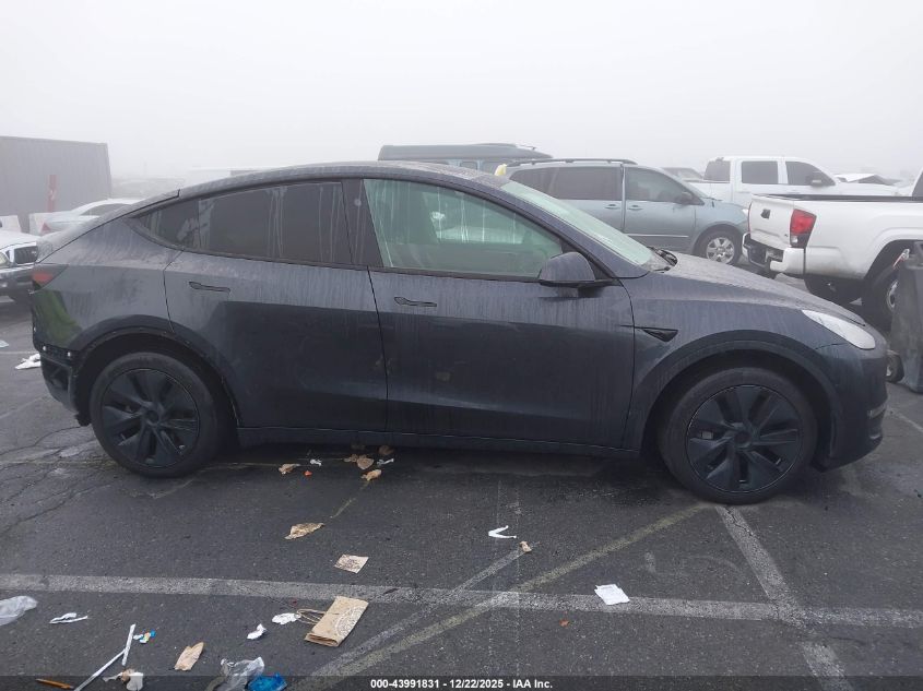 2024 Tesla Model Y Long Range Dual Motor All-Wheel Drive VIN: 7SAYGDEE8RF113996 Lot: 43991831