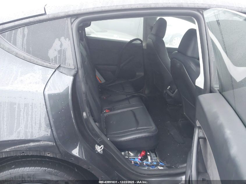 2024 Tesla Model Y Long Range Dual Motor All-Wheel Drive VIN: 7SAYGDEE8RF113996 Lot: 43991831