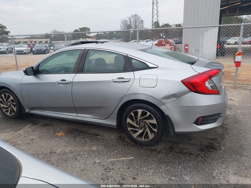 VIN 19XFC2F72JE000351 2018 HONDA CIVIC EX
