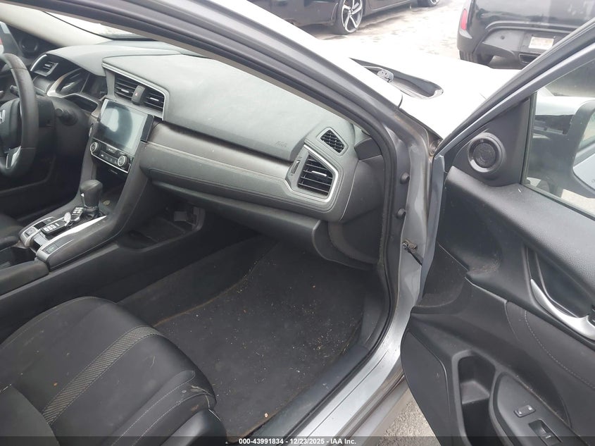 VIN 19XFC2F72JE000351 2018 HONDA CIVIC EX