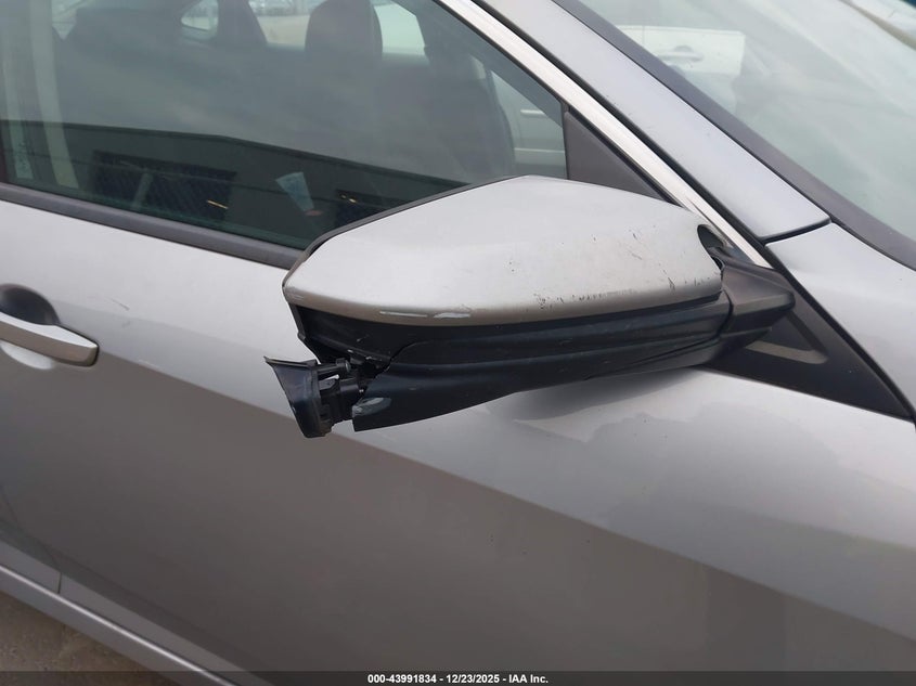 VIN 19XFC2F72JE000351 2018 HONDA CIVIC EX