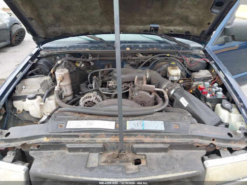 2002 Chevrolet S-10 Ls VIN: 1GCDT19W928153227 Lot: 43991855