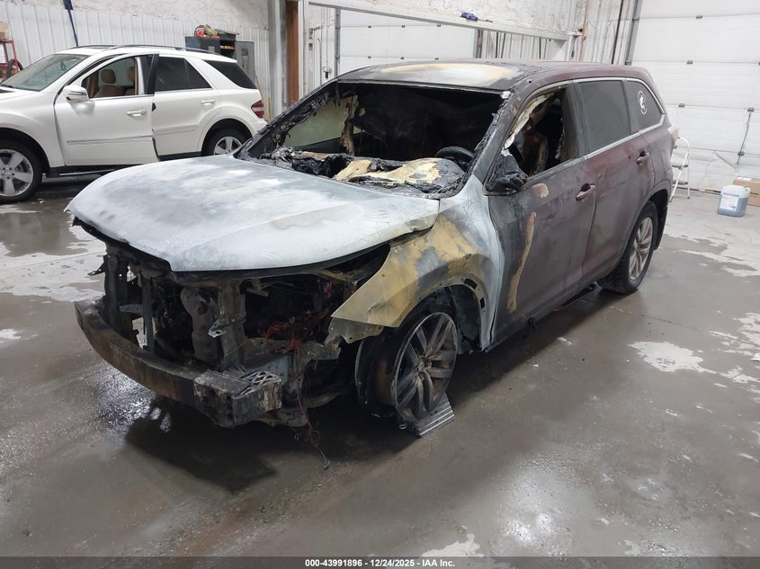 2014 Toyota Highlander Le V6