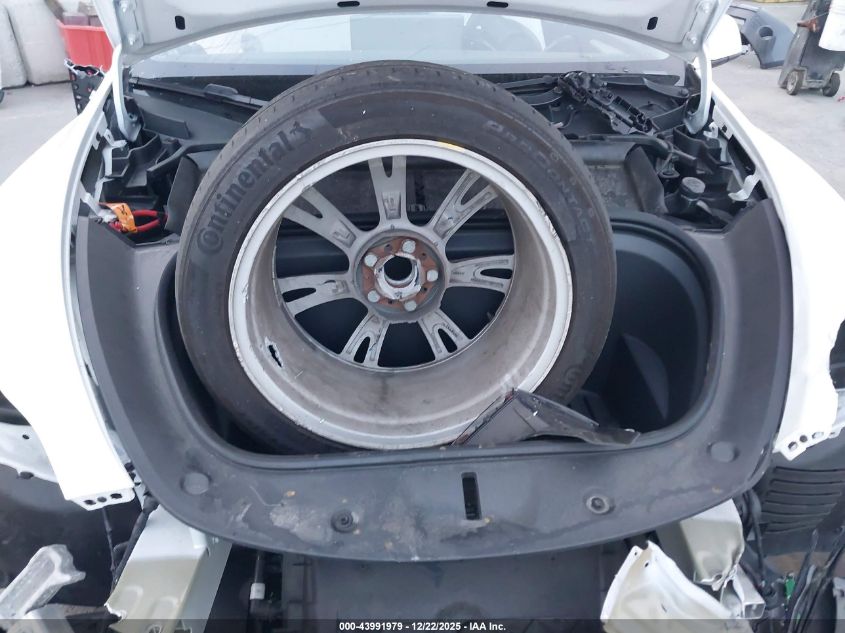 2022 Tesla Model Y Long Range Dual Motor All-Wheel Drive VIN: 7SAYGDEE5NF552504 Lot: 43991979