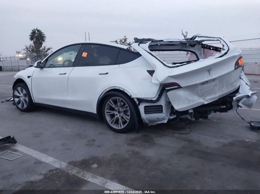 2022 Tesla Model Y Long Range Dual Motor All-Wheel Drive VIN: 7SAYGDEE5NF552504 Lot: 43991979