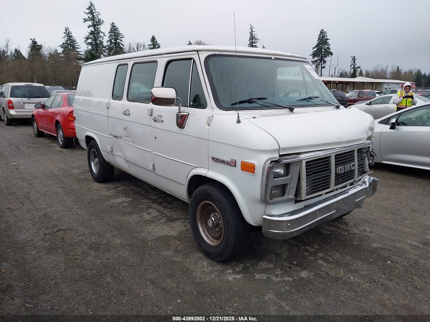 2GTEG25K4L4502668 GMC VANDURA Photo 1