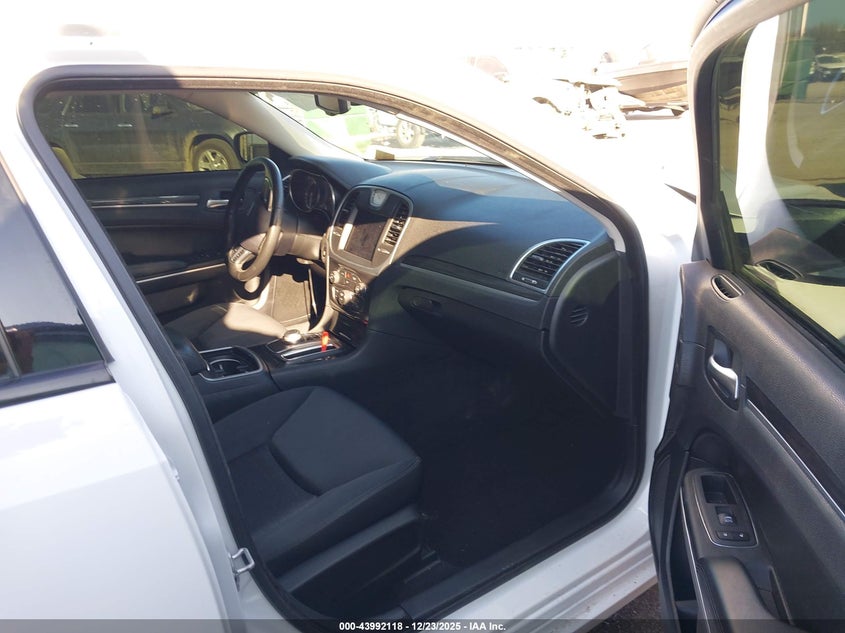 2020 Chrysler 300 Touring