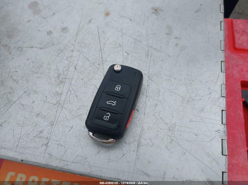 2013 Volkswagen Jetta Hybrid Sel VIN: 3VW637AJ1DM277628 Lot: 43992120