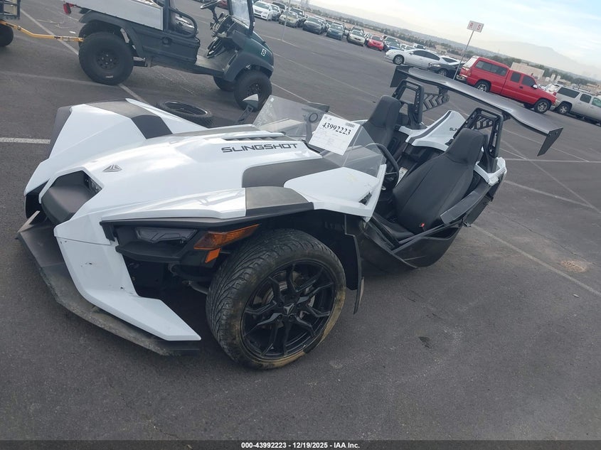57XAATHD7P8155092 2023 POLARIS SLINGSHOT photo no. 2