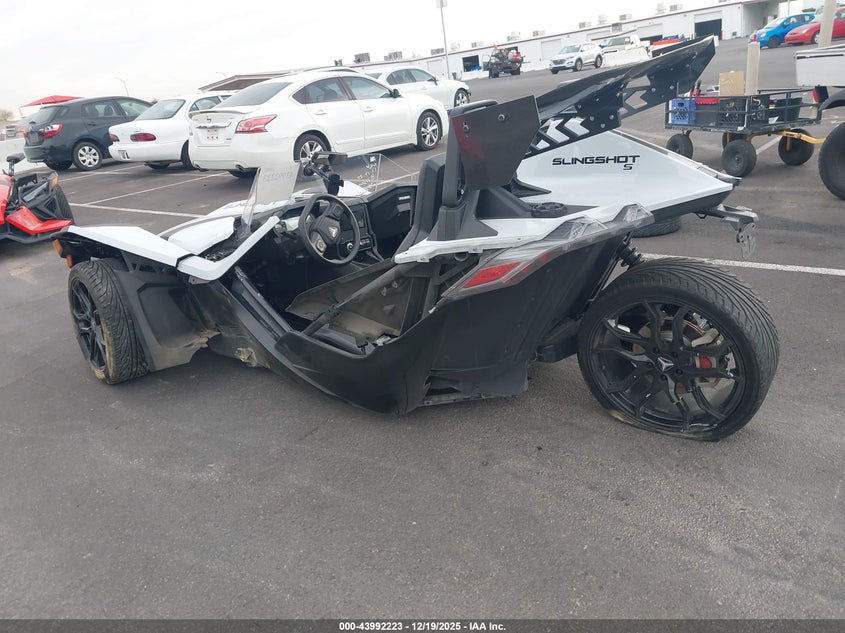 57XAATHD7P8155092 2023 POLARIS SLINGSHOT photo no. 3