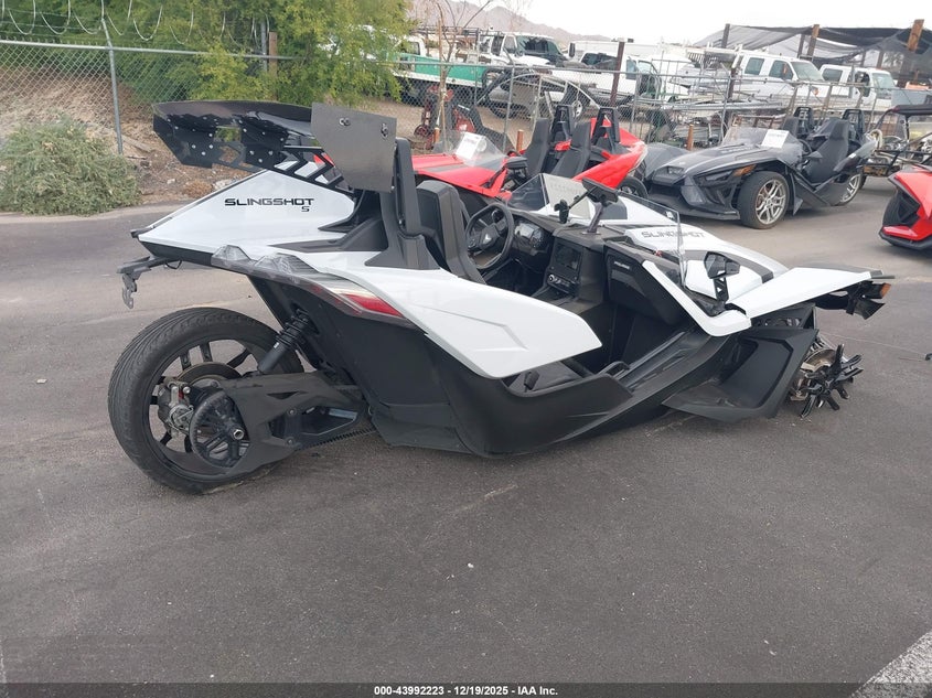 57XAATHD7P8155092 2023 POLARIS SLINGSHOT photo no. 4