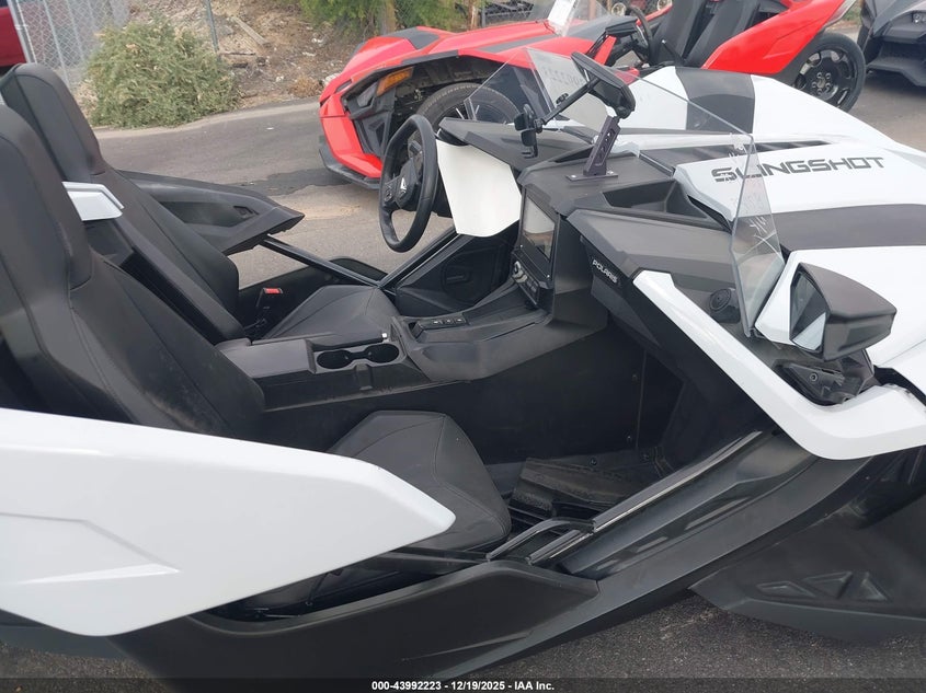 57XAATHD7P8155092 2023 POLARIS SLINGSHOT photo no. 5