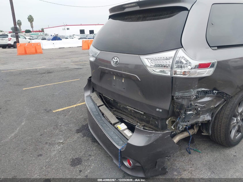 2017 Toyota Sienna Se Premium 8 Passenger