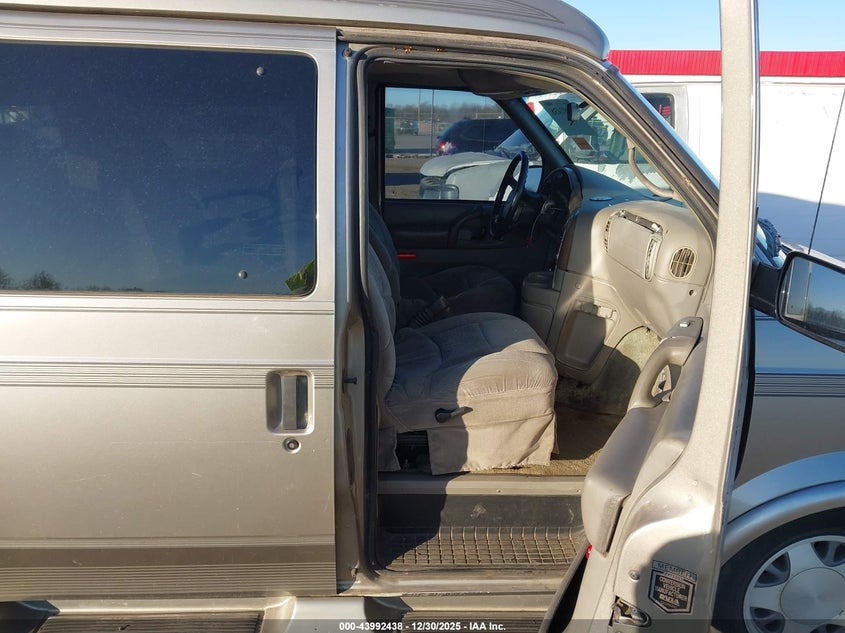 2001 GMC Safari Upfitter