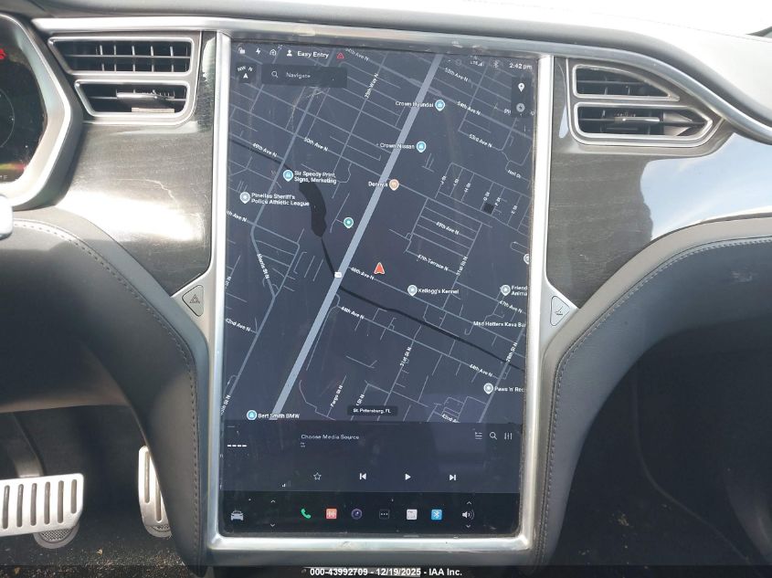 2017 Tesla Model X P100D VIN: 5YJXCAE49HF067846 Lot: 43992709