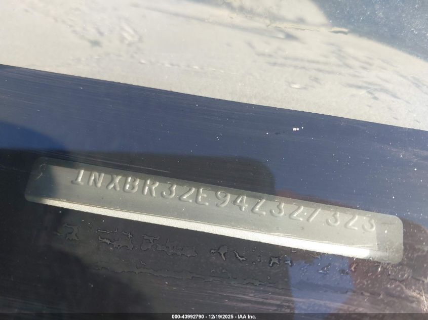 2004 Toyota Corolla Le VIN: 1NXBR32E94Z327323 Lot: 43992790