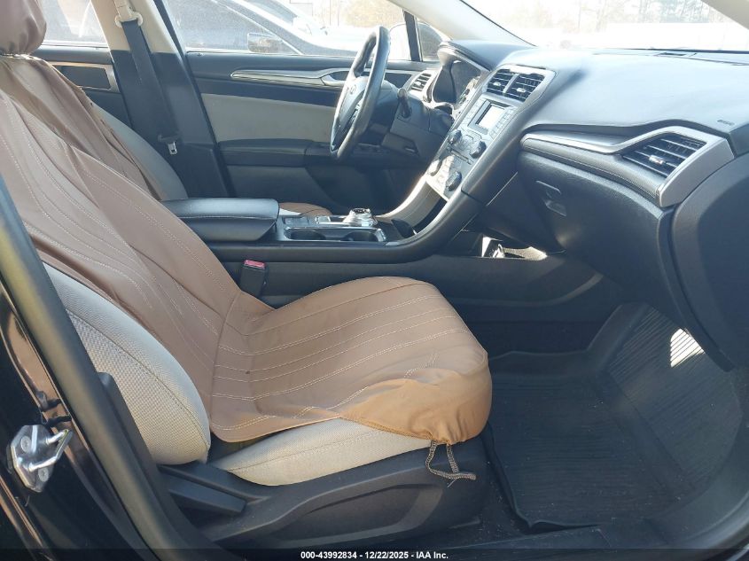 2017 Ford Fusion S VIN: 3FA6P0G72HR301153 Lot: 43992834