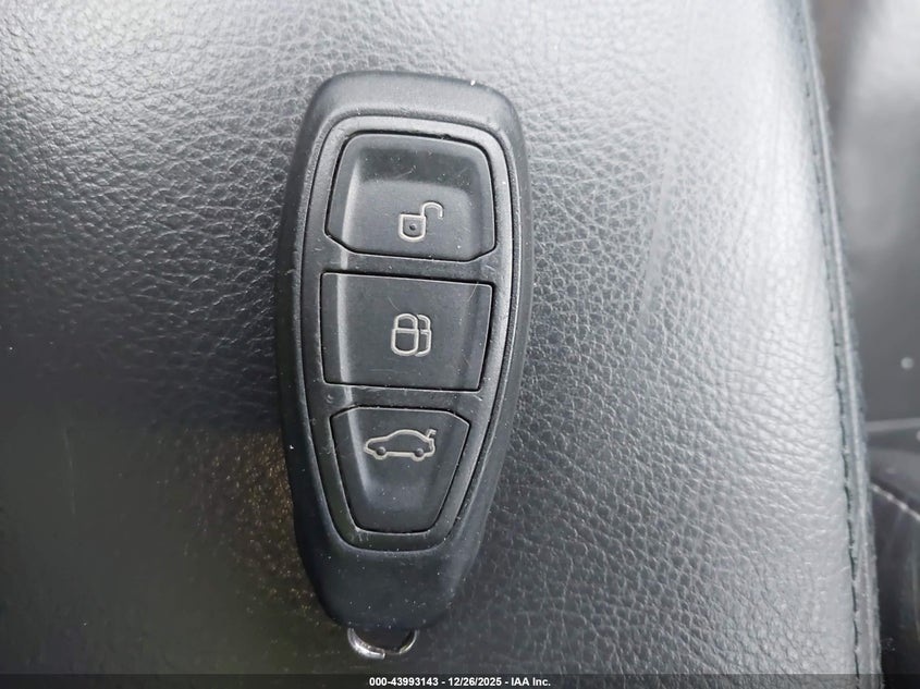 1FAHP3N26CL308955 2012 Ford Focus 2.0 Titanium silver