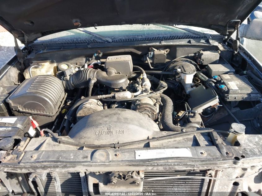 2000 Cadillac Escalade Standard VIN: 1GYEK13R3YR126208 Lot: 43993144