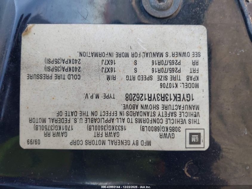 2000 Cadillac Escalade Standard VIN: 1GYEK13R3YR126208 Lot: 43993144