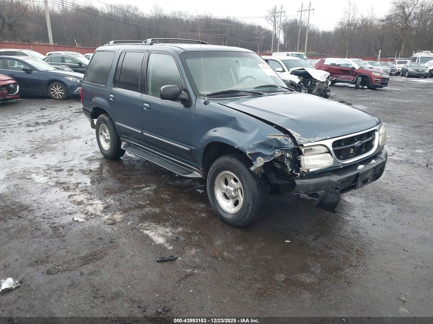 1FMZU83P9YZC12546 2000 Ford Explorer Xlt auction photo 1