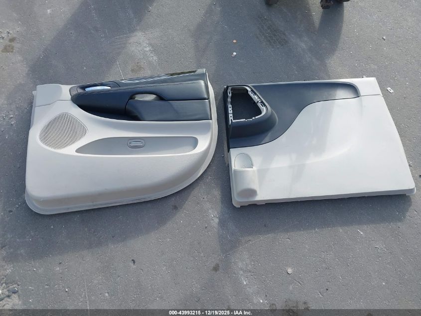 2016 Chrysler Town & Country Touring VIN: 2C4RC1BG4GR137988 Lot: 43993215