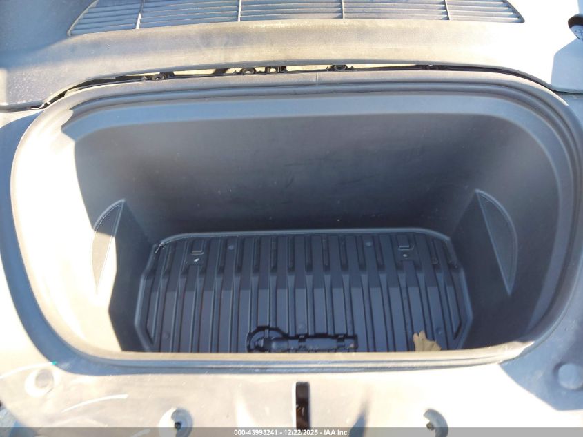 2022 Tesla Model Y Long Range Dual Motor All-Wheel Drive VIN: 7SAYGDEE1NA009292 Lot: 43993241