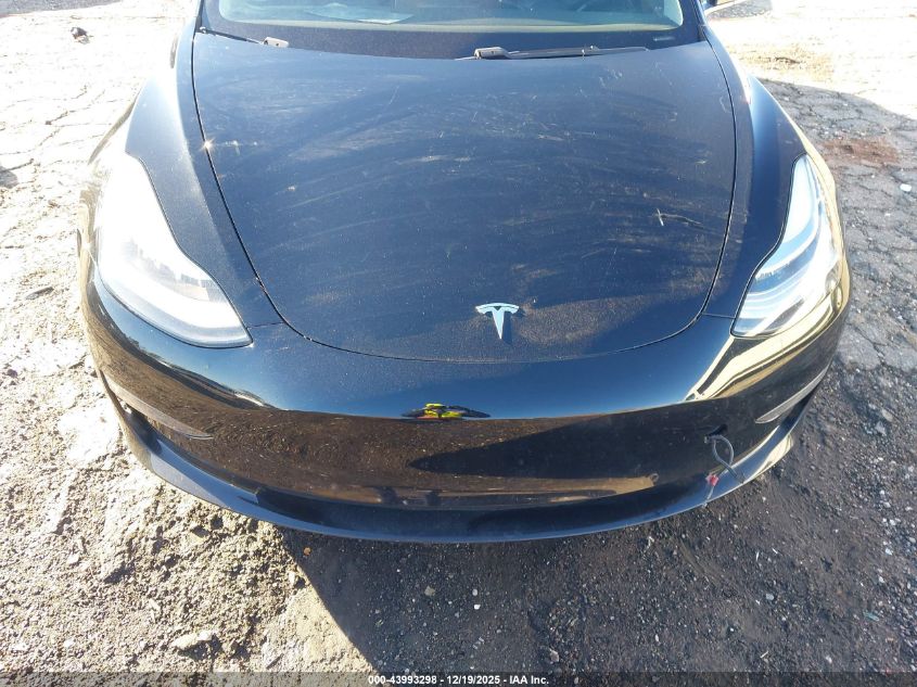 2018 Tesla Model 3 Long Range/Performance VIN: 5YJ3E1EB9JF054737 Lot: 43993298
